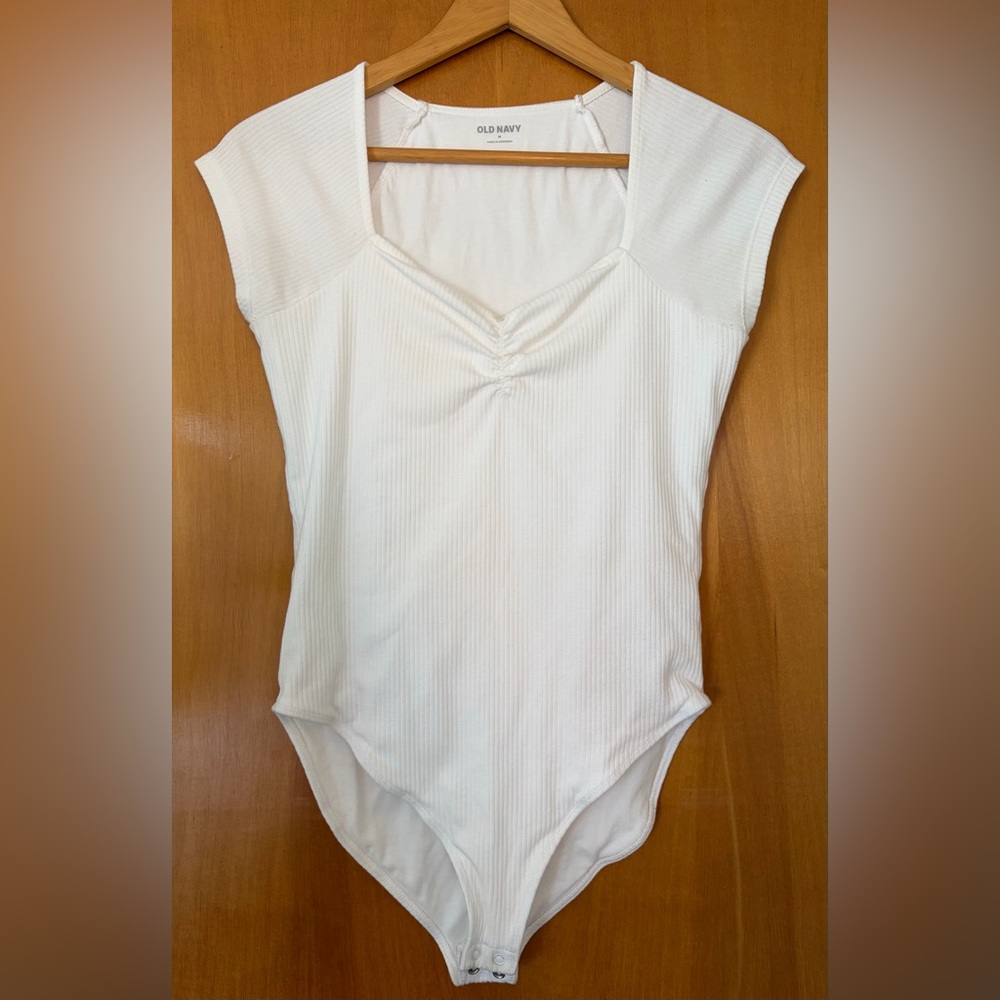 Old Navy White Scoop Neck Cap Sleeve Top